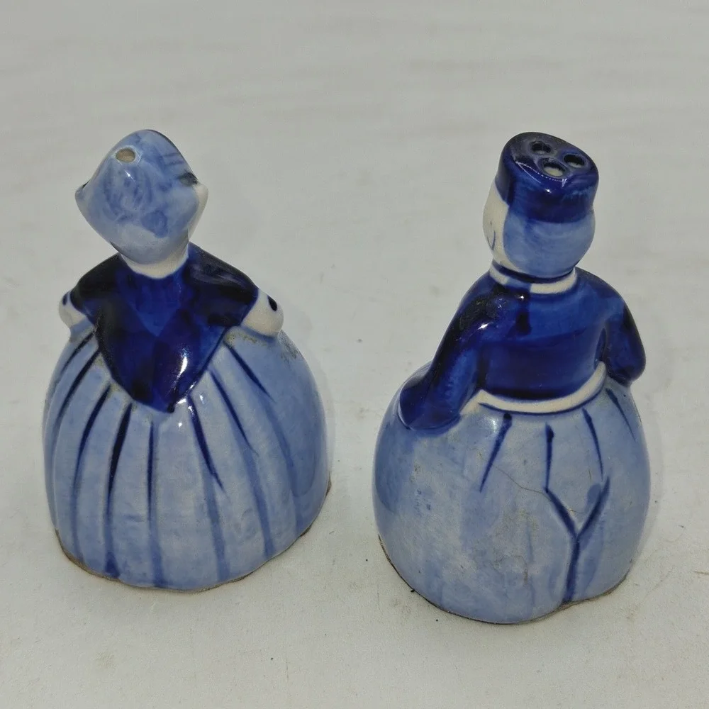 Vintage Elesva Holland Dutch Boy and Girl Salt and Pepper Shakers Blue White